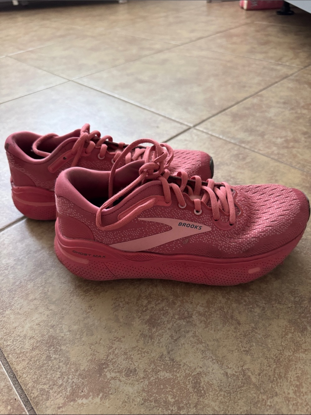 Brooks Ghost Max Women’s Athletic Running Shoes